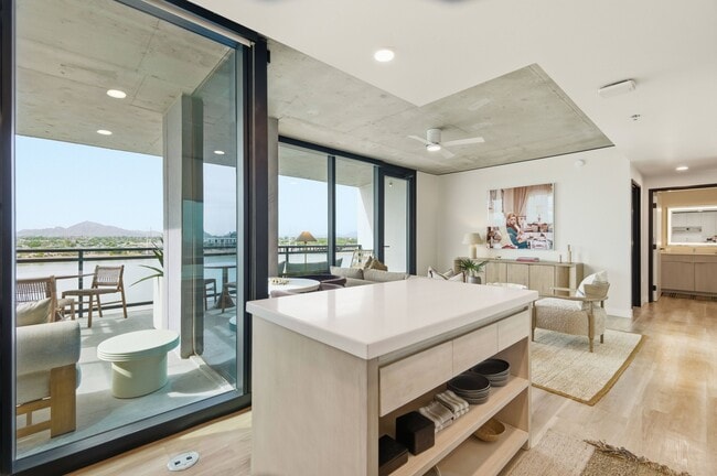 Building Photo - Shorehaven