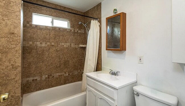 Foto del edificio - 1522 W 29th St