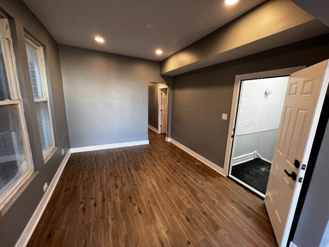 Building Photo - 3839 W Flournoy St