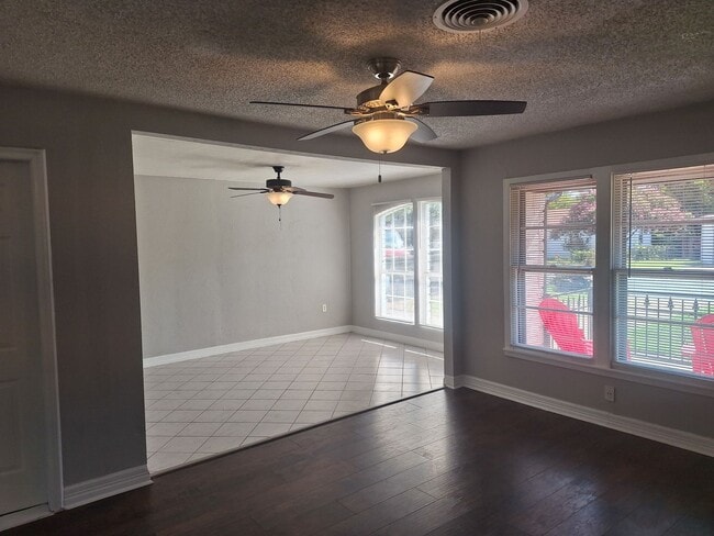 Building Photo - 1225 Harrison Ln