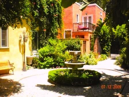Foto del edificio - 2046 N Highland Ave