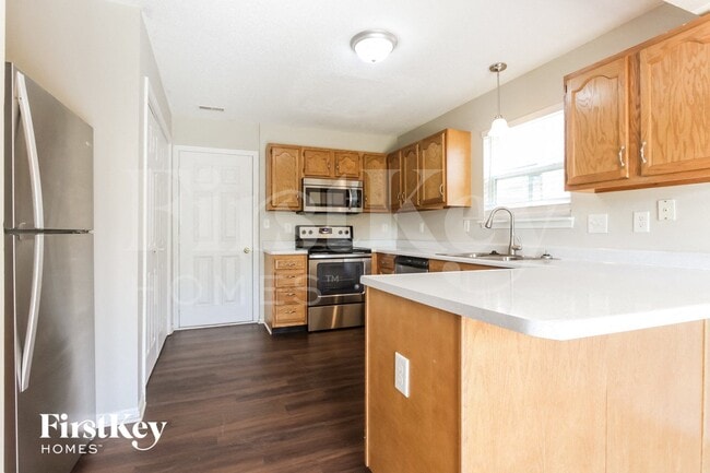 Building Photo - 7126 Parklake Pl