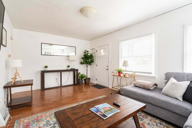 Foto del edificio - 825 SE 49th Ave