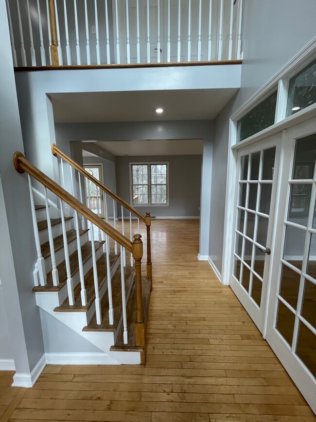 Building Photo - 1513 King Henry Dr