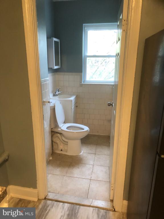 Building Photo - 3023 Oakford Ave