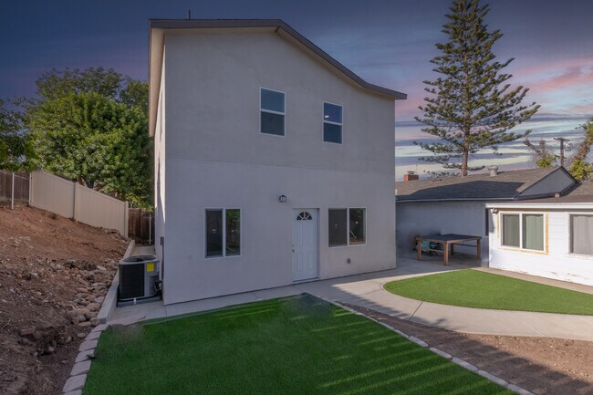 8566 Golden Ave, Lemon Grove, CA 91945 - House Rental in Lemon