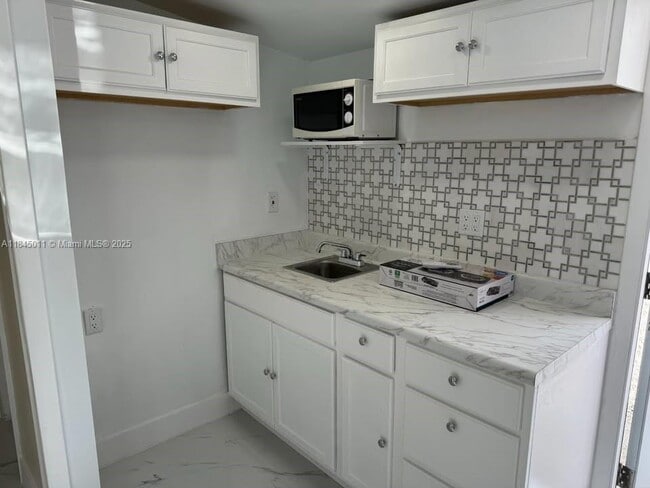 Building Photo - 27020 SW 144th Ave