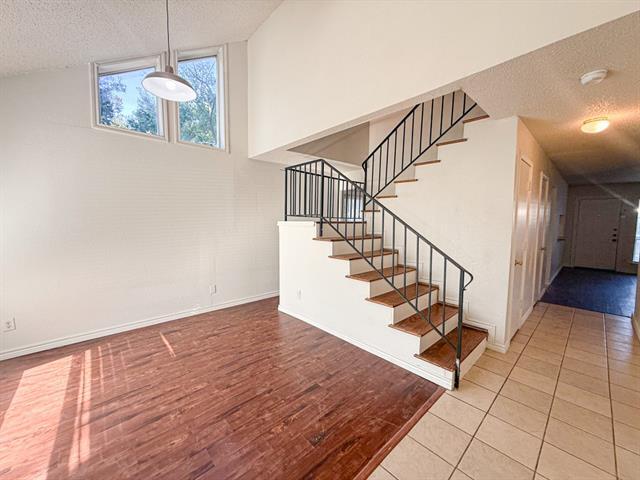 Building Photo - 614 Towne House Ln