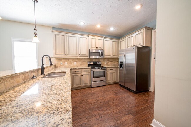 Building Photo - 1220 Cottage Pointe Ct