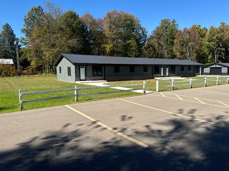Primary Photo - 41000 Harris Rd
