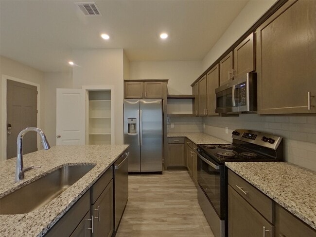 Foto del edificio - 9835 Willow Creek Commerce Dr