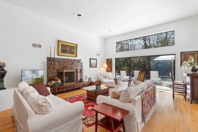 Foto del edificio - 15 Fernwood Road