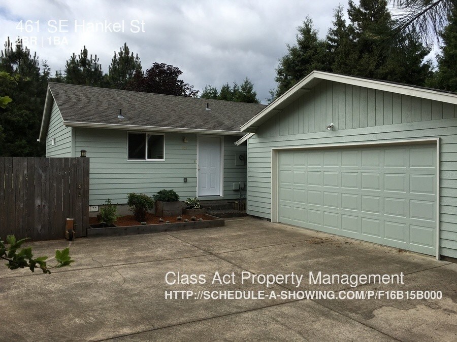 Primary Photo - 461 SE Hankel St