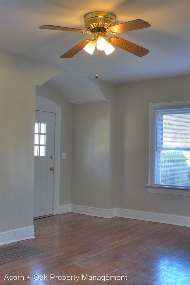 Building Photo - 2 br, 1 bath House - 407 N Maple St.