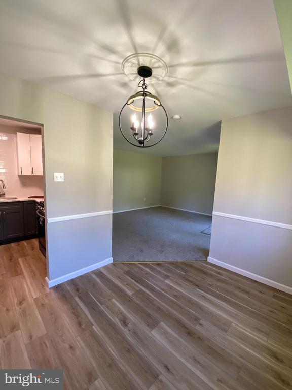 Building Photo - 1104 Meadowview Ln