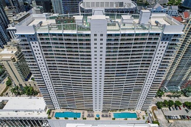 Foto del edificio - 1200 Brickell Bay Dr