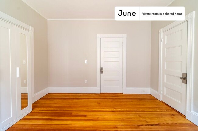 Foto del edificio - Room in Shared 5 bed/2 bath home