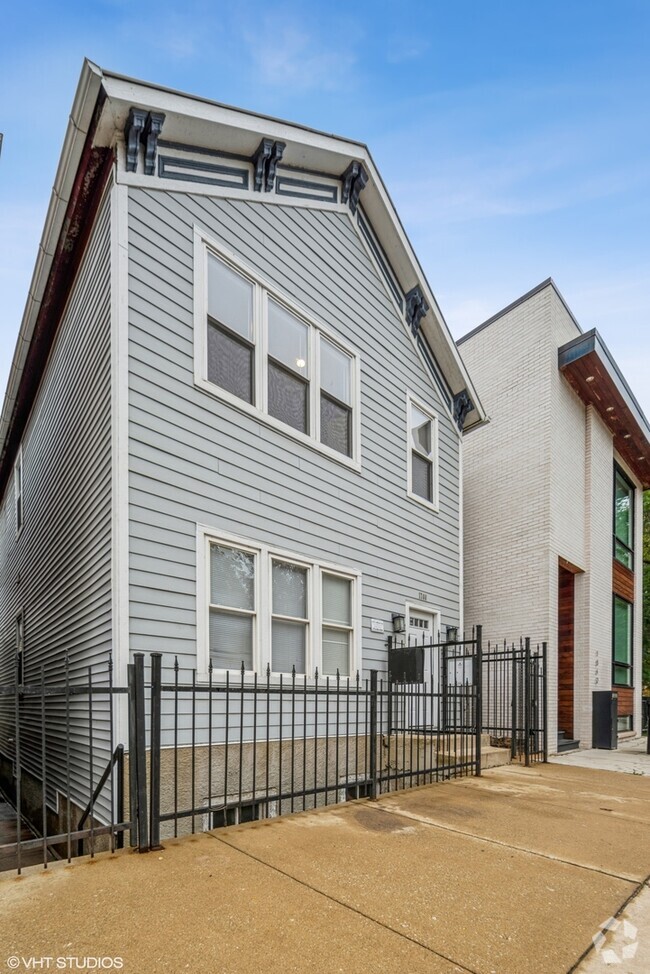 Building Photo - 1700 S Jefferson St