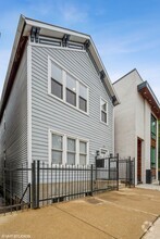 Building Photo - 1700 S Jefferson St