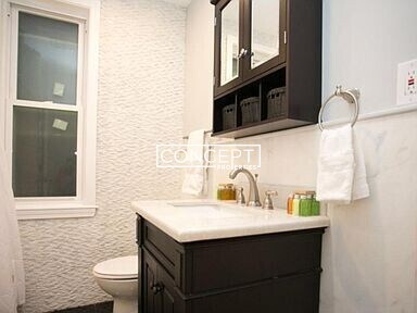 Foto del edificio - 7A Story St. Unit 2B