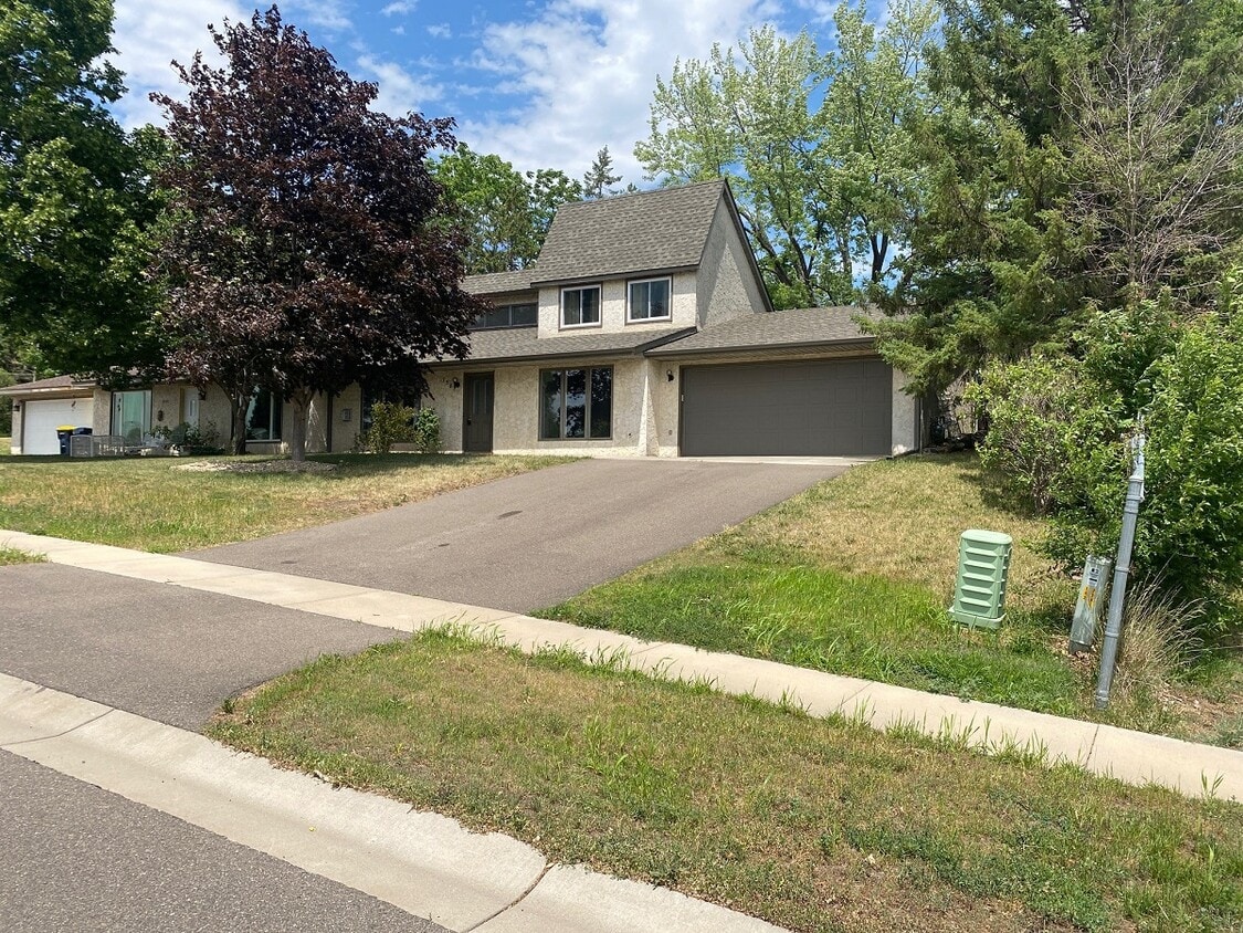 7581 142nd St W, Apple Valley, MN 55124 House for Rent in Apple