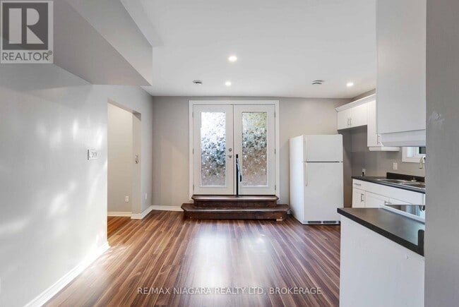 Building Photo - 2971 Portage Rd