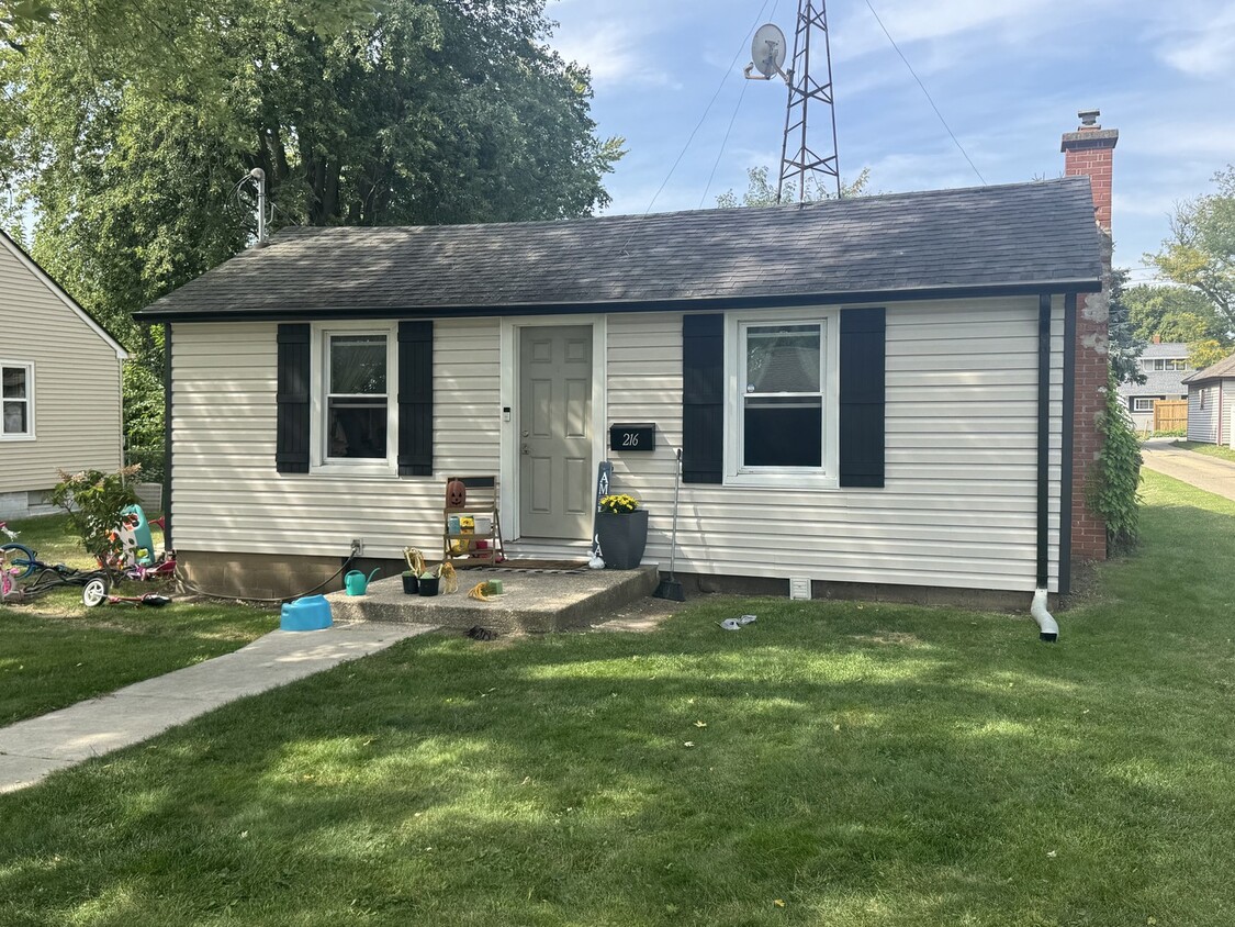 Primary Photo - 216 N 9th St