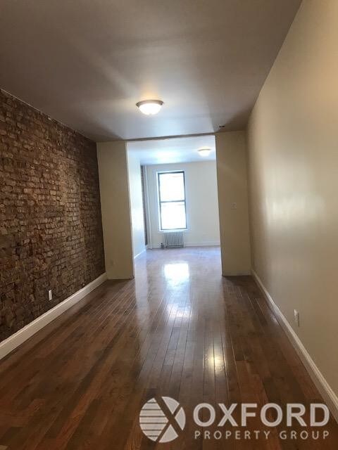 Building Photo - 300 E 78th St