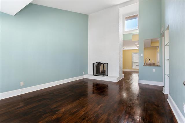 Foto del edificio - 5904 Sandhurst Ln