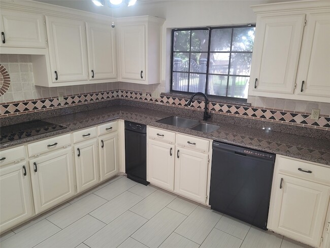 Photo - 5719 Encore Dr House