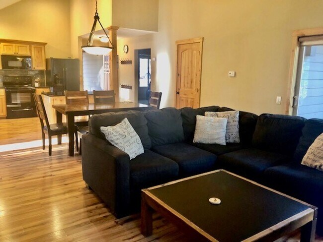 Building Photo - Sunriver Retreat - 2 Cedar Lane - FALL SPE...