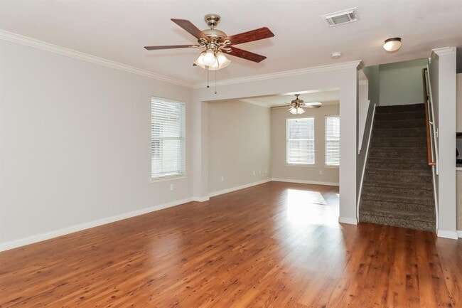Foto del edificio - 7707 Little Thicket Ct