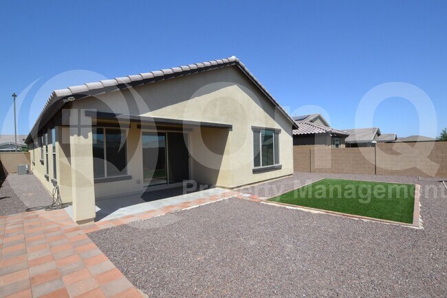 Foto del edificio - 14425 W Dahlia Dr