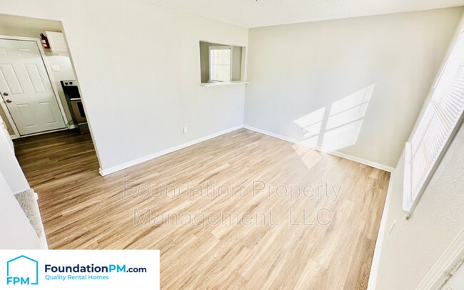 Building Photo - 4495 Beacon Hill Dr