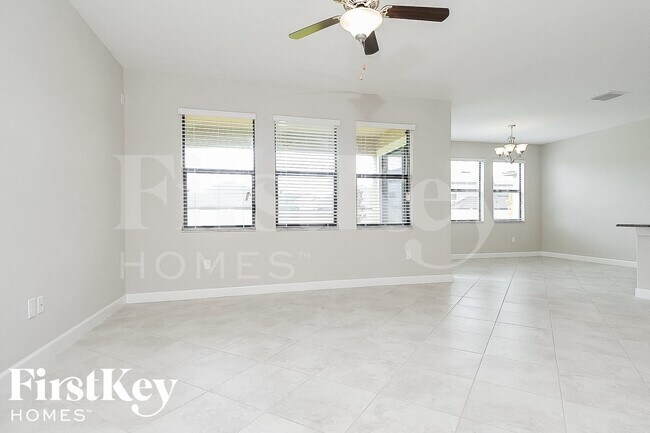 Building Photo - 9823 Ivory Dr