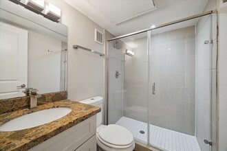 Building Photo - 524 Heights Blvd