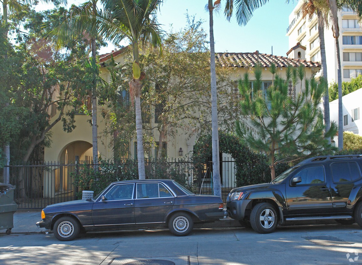 Primary Photo - 1813-1817 Grace Ave