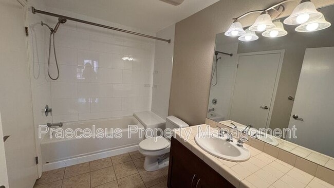 Building Photo - 530 K St