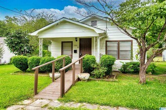 Building Photo - 1133 7th Ave