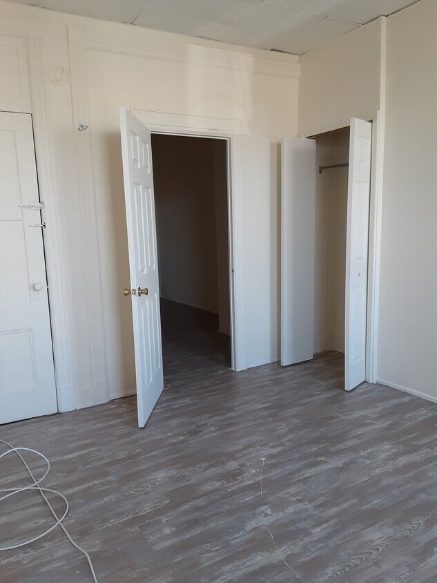 Entrance through bedroom2 and closet - 160 Woodward Ave