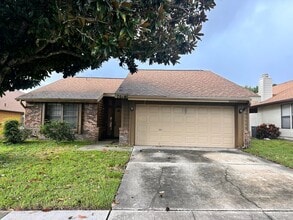 Building Photo - 7018 Villa Estelle Dr
