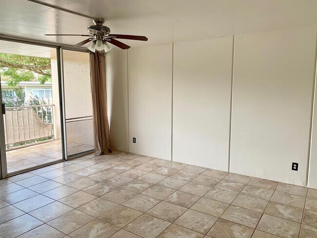 Building Photo - 9555 Waikalani Dr