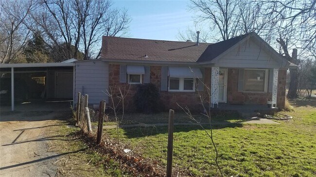 Building Photo - 520 S Sooner Rd