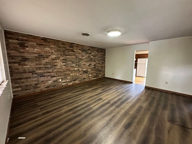 Building Photo - 405 N Inglewood, Apt 25-28