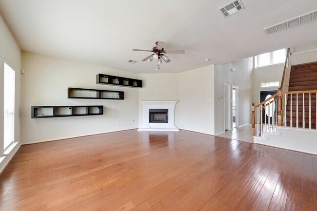 Building Photo - 11013 Casitas Dr