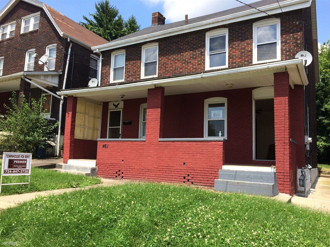 2 br, 1 bath Duplex 463 Ohio Avenue 463 Townhome Rentals in Midland