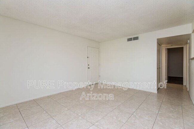 Building Photo - 616 S Hardy Dr