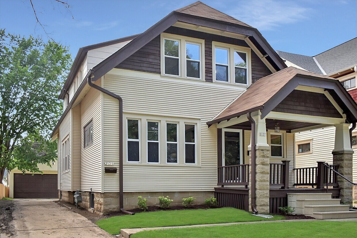 2137 N 62nd St, Wauwatosa, WI 53213 House Rental in Wauwatosa, WI