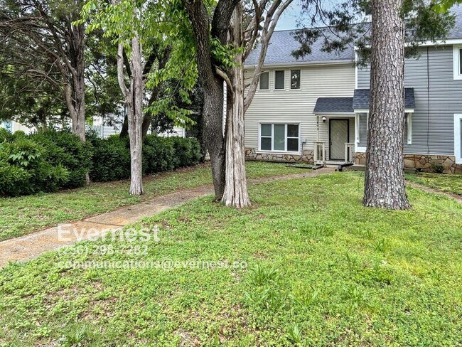 Foto del edificio - 403 Hobbs Rd SE