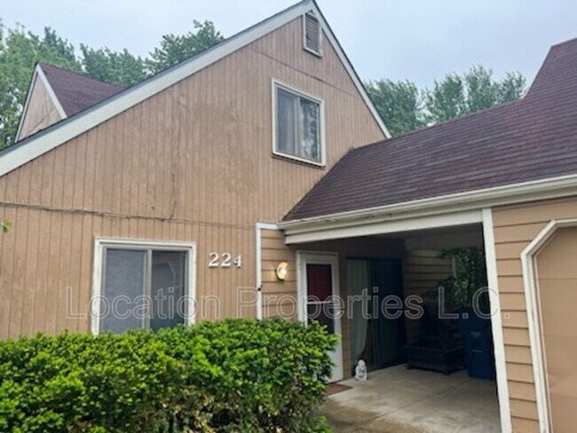 Foto del edificio - 224 Deerfield Lane